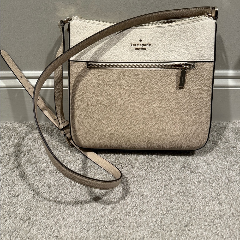 Kate Spade Tan and White Crossbody Bag with Sleek Design